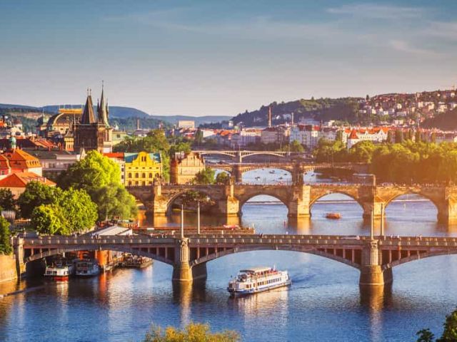 İstanbul Çıkışlı Prag Turu: Sabiha Gökçen, Prag ve Karlovy Vary – GTPA01