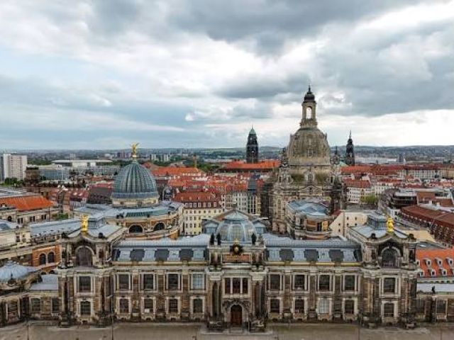 İstanbul Çıkışlı Prag Turu: Sabiha Gökçen, Prag ve Karlovy Vary – GTPA01 — fotoğraf 2