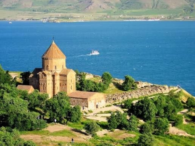 İstanbul Çıkışlı Doğu Anadolu Ezgisi Doğu Ekspresi Turu: Gevaş, Akdamar Adası ve Van Gölü – GTDA11 — fotoğraf 4