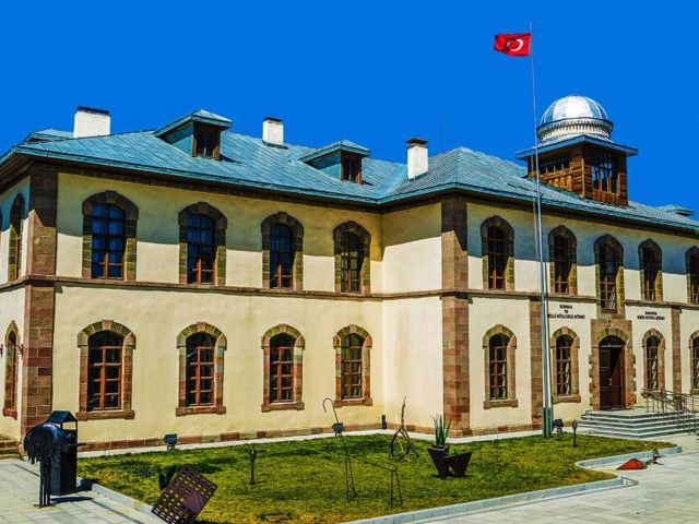 İstanbul Çıkışlı Turistik Doğu Ekspresi Turu: Erzurum, Erzurum Kongre Binası ve Çifte Minareli Medrese – GTDA01