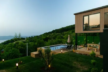 Sapanca Tasarım Ödüllü Lüx Havuzlu 6 Kişilik Villa | GV101