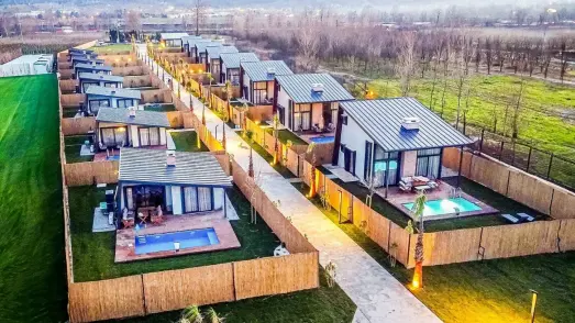 Sapanca Gölüne Sıfır, Özel İskeleli ve Havuzlu Modern Tiny House | GV127