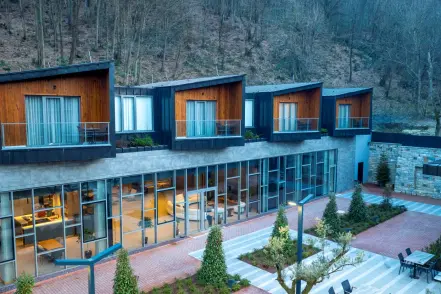 Premium Otel Konseptinde, Orman İçerisinde Lüks Tasarım Süitler | GV120