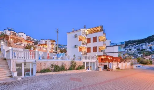 Kuluhana Hotel & Villa