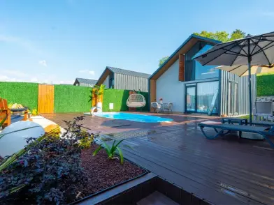 YENİ | Korunaklı, Etrafı Çevrili Özel Havuzlu Bungalov | GV102