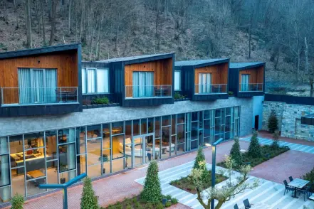 Premium Otel Konseptinde, Orman İçerisinde Lüks Tasarım Süitler | GV120